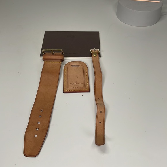 Louis Vuitton luggage the and belt - Picture 7 of 7